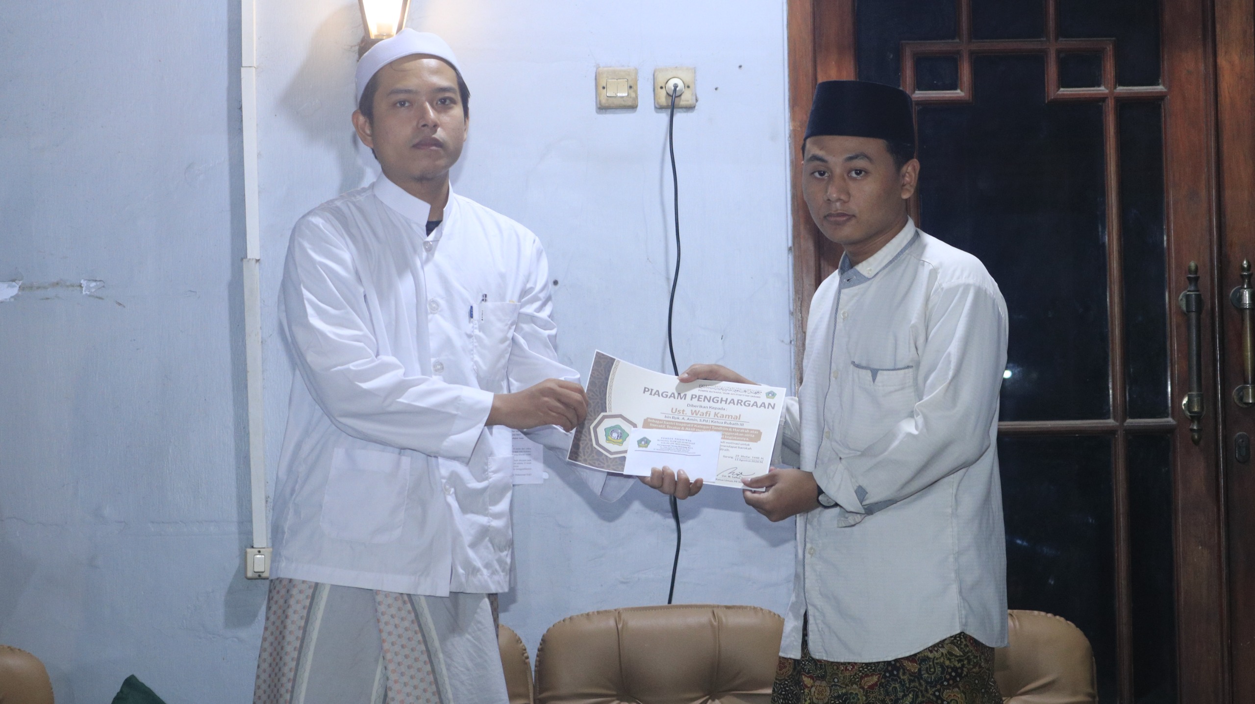Penyerahan Penghargaan Santri Inspiratif